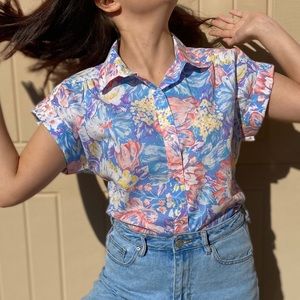 ✨SOLD✨Vintage Pastel Floral Button Up